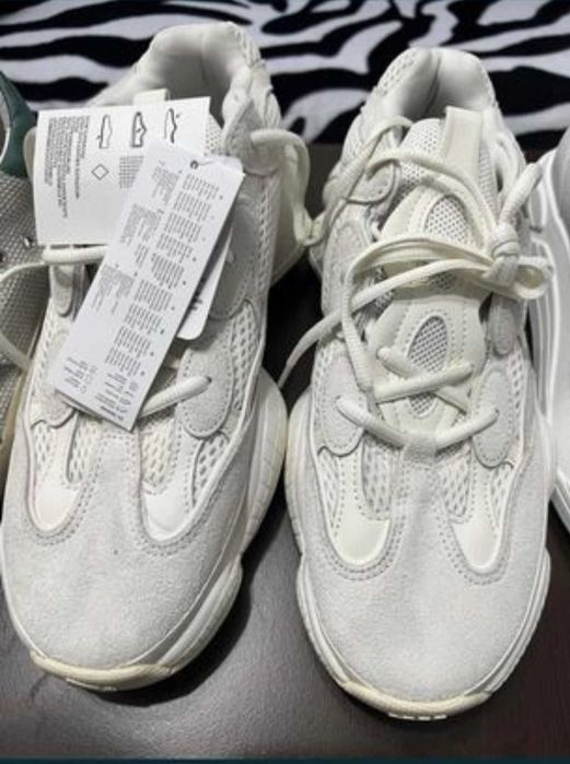 Adidas Yeezy 500 și New Balance 998 ds
