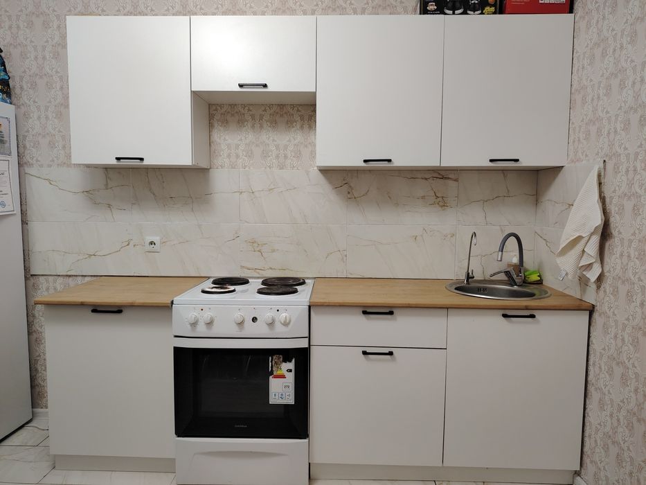 Кухни мебель с плиткои продам