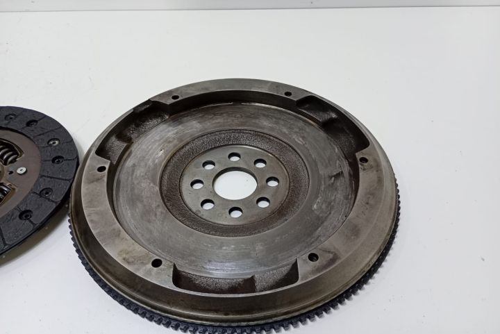 Kit ambreiaj  cu volanta 1.7dti,  5+1 3082297531 Opel Astra G