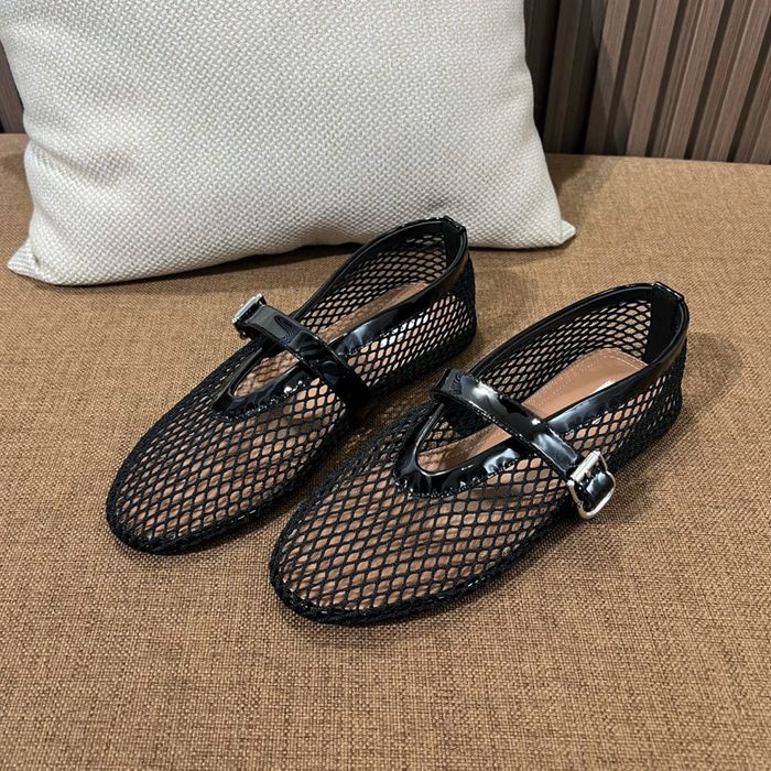 Balerini model Alaia