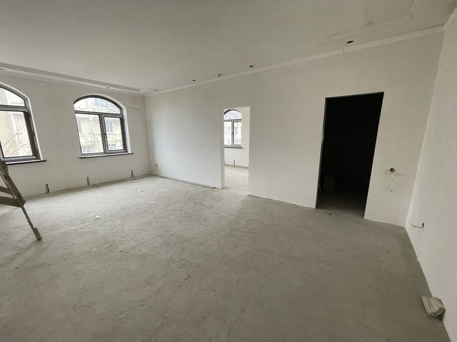 Сдам в аренду здание, Эко базар, Первая линия под офис, кафе V1