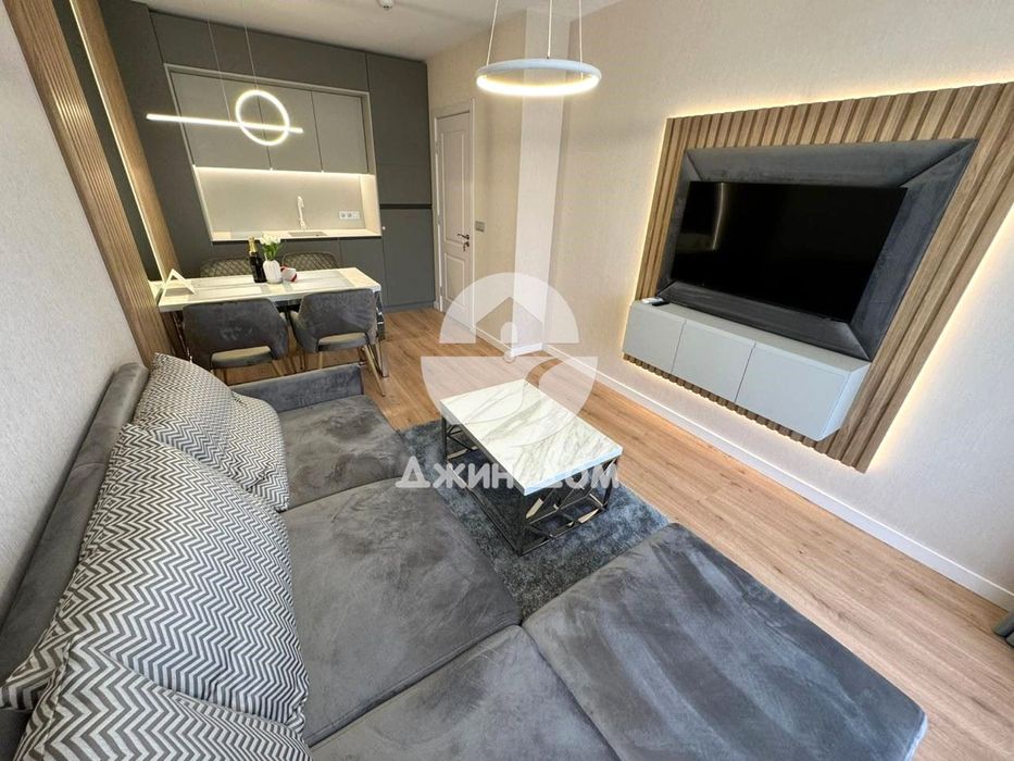 Луксозен тристаен апартамент в к-с „Хармони Сюитс 18“, Слънчев бряг