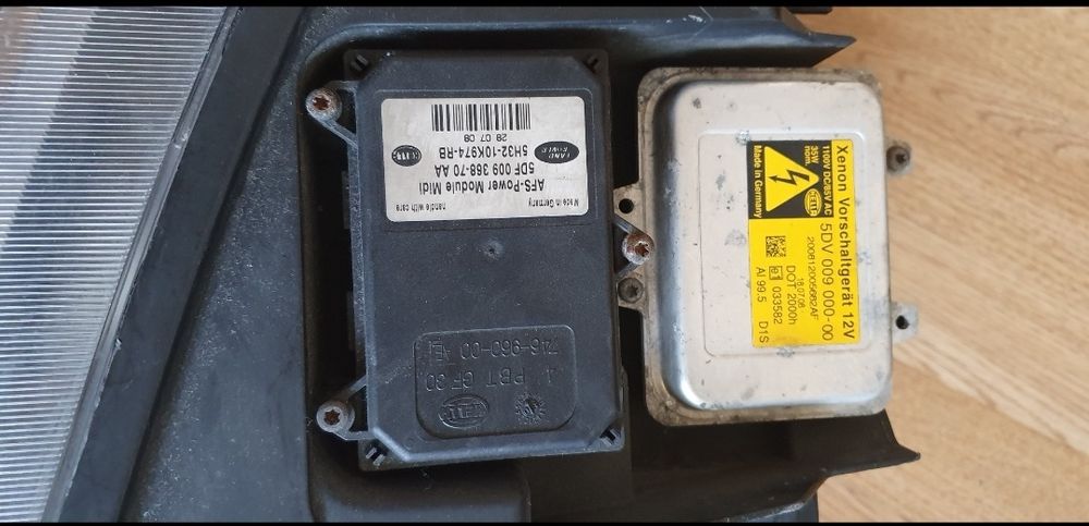 Far stanga complet bec calculatoare Range Rover Sport