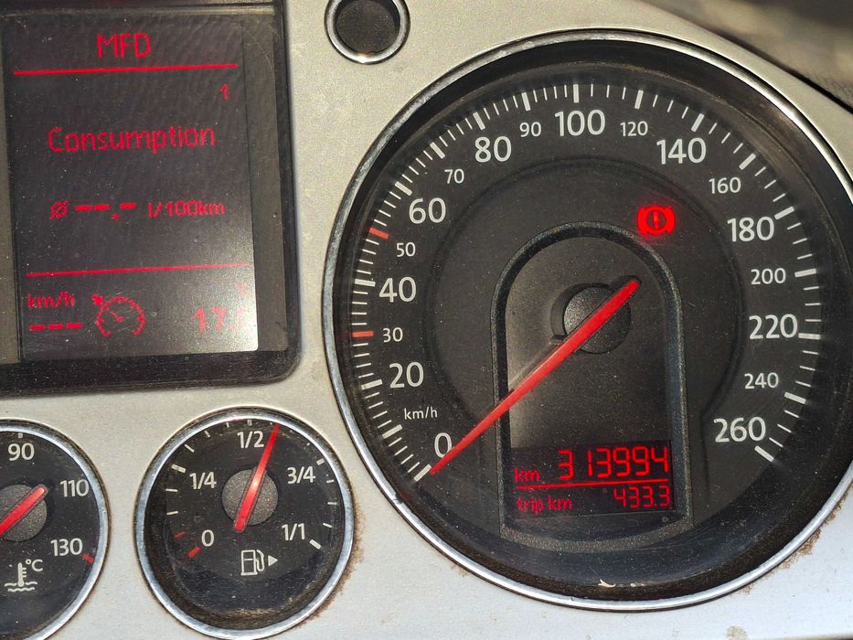Convenabil de vânzare Volkswagen Passat 2,0 TDI, Euro 4, 140 CP, super dotat, Typ 3C, consum 6  (l/100km)
