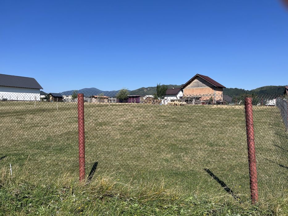 Vand teren Zârnești 648 mp