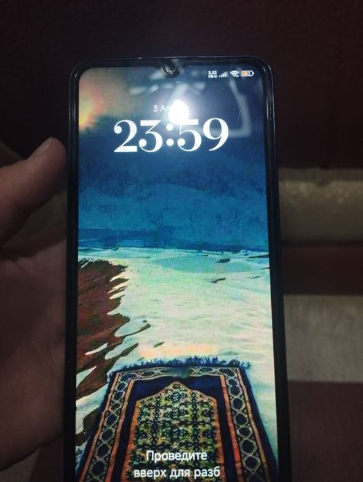 Продаю красивый телефон