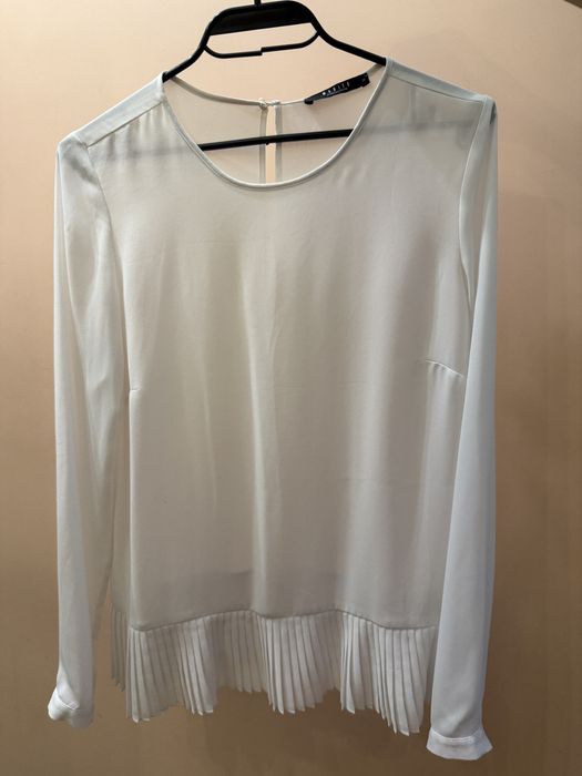 Риза с плисиран детайл