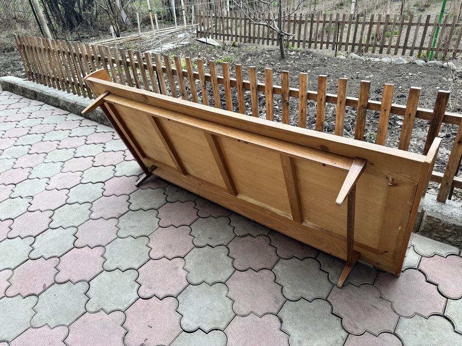 Деревянные кровати