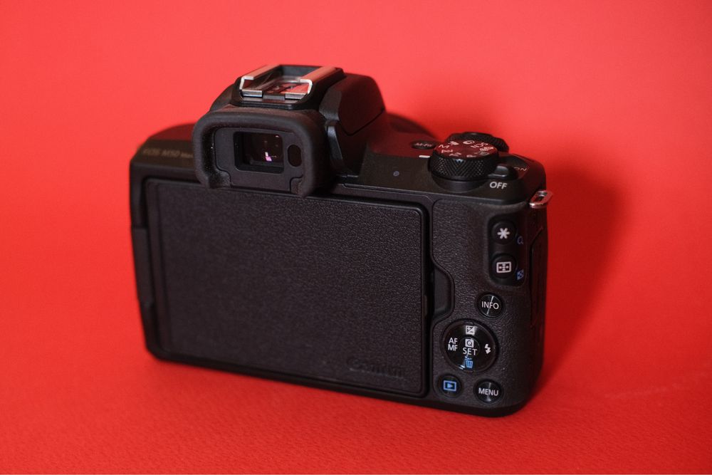 Canon M50 Mark ii + обектив Canon EF-M 15-45mm f/3.5-6.3 IS STM