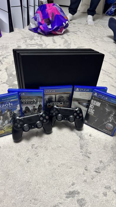 Playsttion 4 pro с дисками