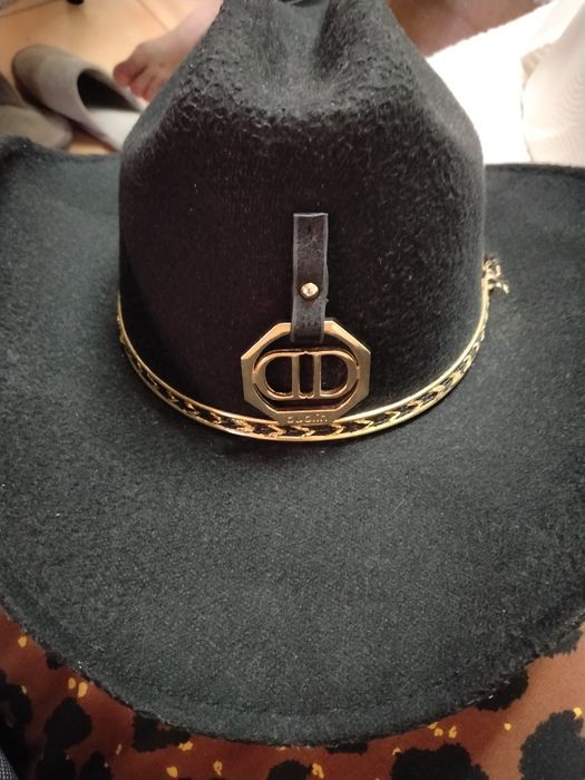 Vând pălărie cawboy originală