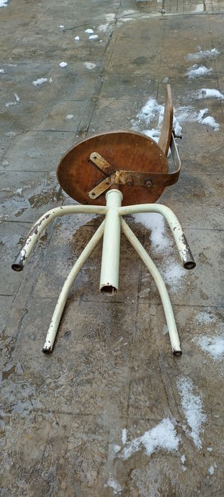 Четирикрако въртящо се столче