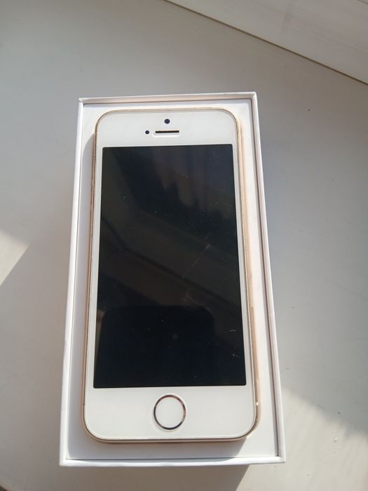 Продам Apple Iphone SE