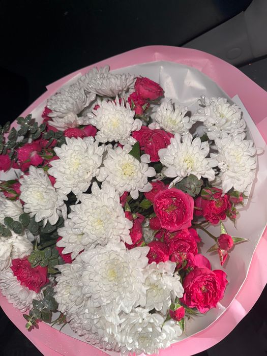 Красивый букет.  Розы и гипсофилы