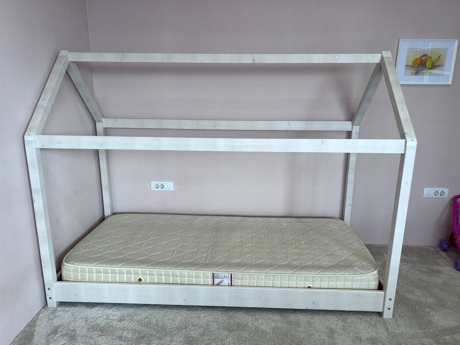 Pat din lemn pentru copii