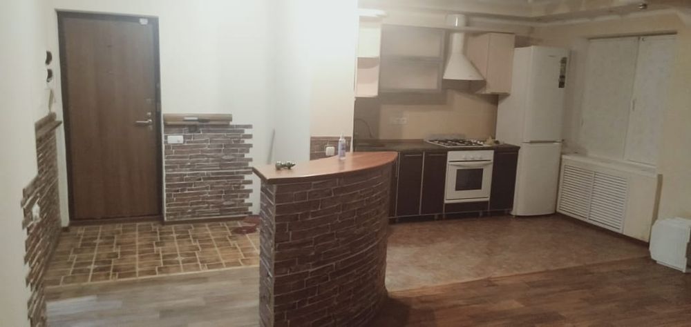 Продаю 4 комнатную квартиру