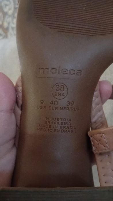 Босоножки бренда Moleca