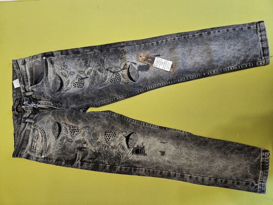 Дамски дънки марка Луци размер L нови