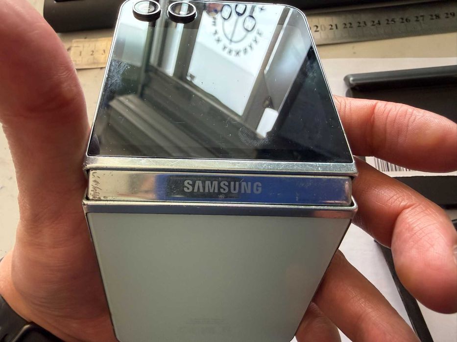 Мобилен телефон Samsung Z Flip 5