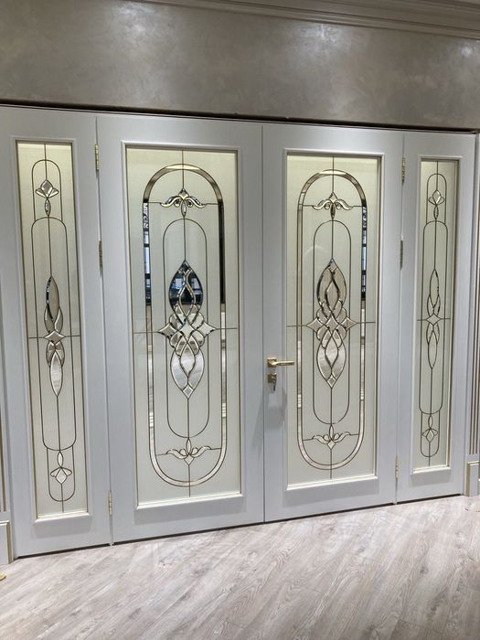 Межкомнатные МДФ двери. Неоклассика. Двери с стеклом