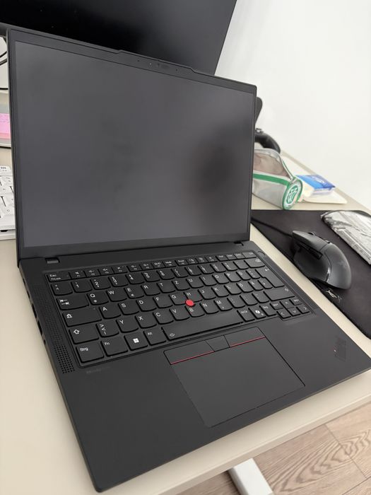Laptop Thinkpad P14s Gen 5 (32GB, 1TB, Ryzen 7 Pro 16 Nuclee, Portabil 1.61kg)