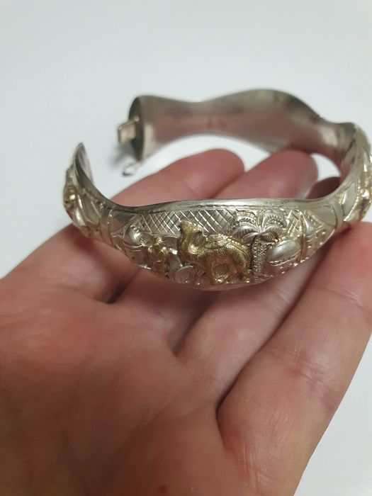 Brățară din argint în stil oriental