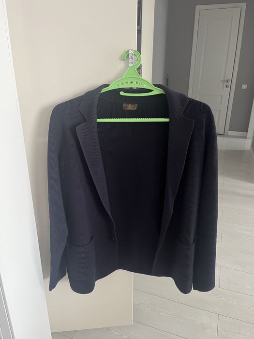 Продам ветровки,  куртки размеры 50-52