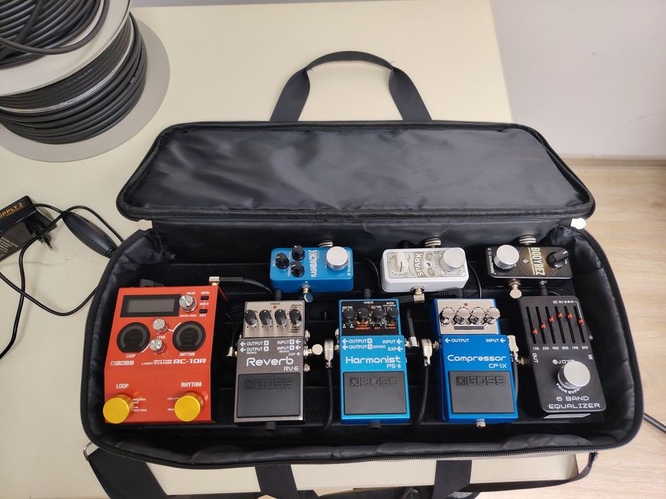 Продам  педалборд, педали эффектов