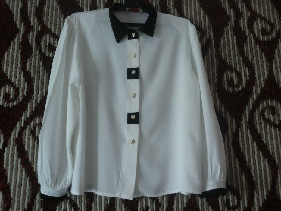 Блузка (рубашка) женская размер 44, производство Италия.