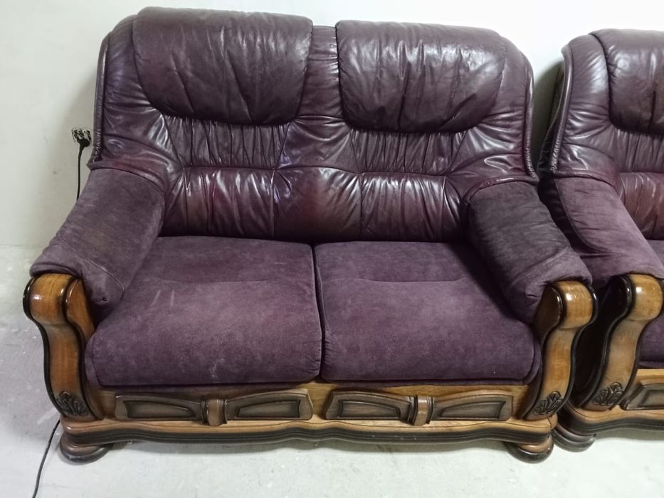 Срочно продам два дивана и кресло