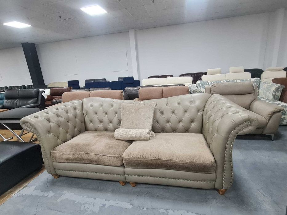 Бежов диван от кожа и плат четворка тип Честърфийлд