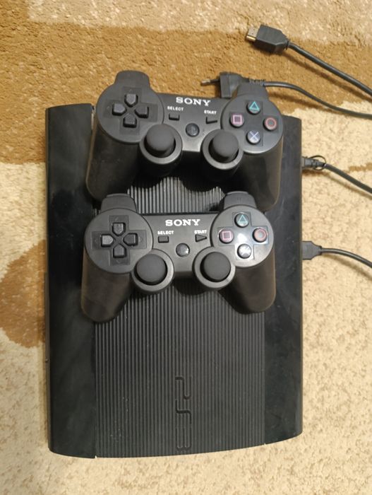 Продам пс3 все игры есть