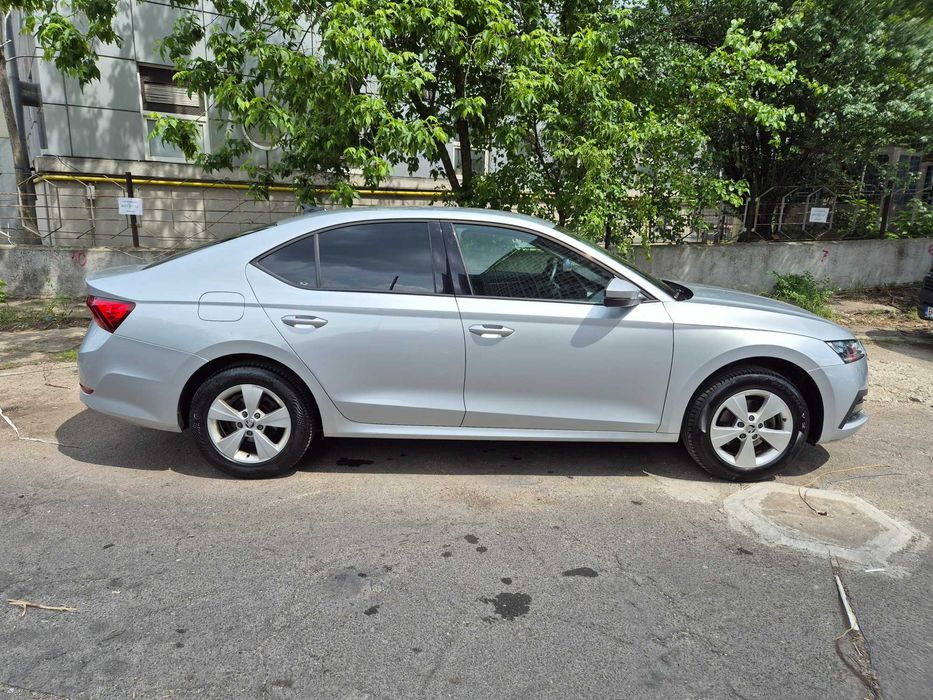 De vanzare Skoda Octavia 1.0 benzina 116 cp, an 2022