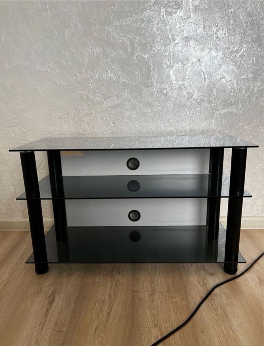 Люстра, диван,холодилник