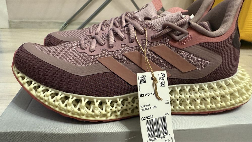 Кроссовки Адидас