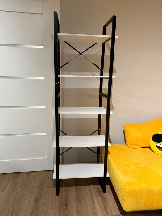 Етажерка от дърво и метал