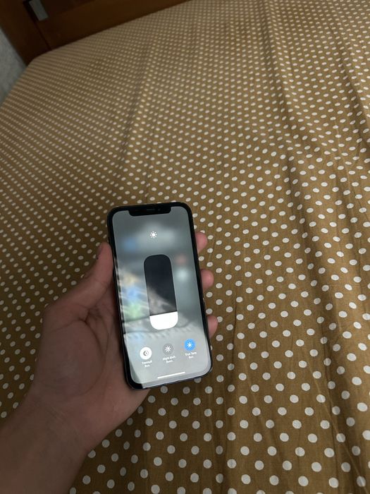 Продам айфон 12 идеал