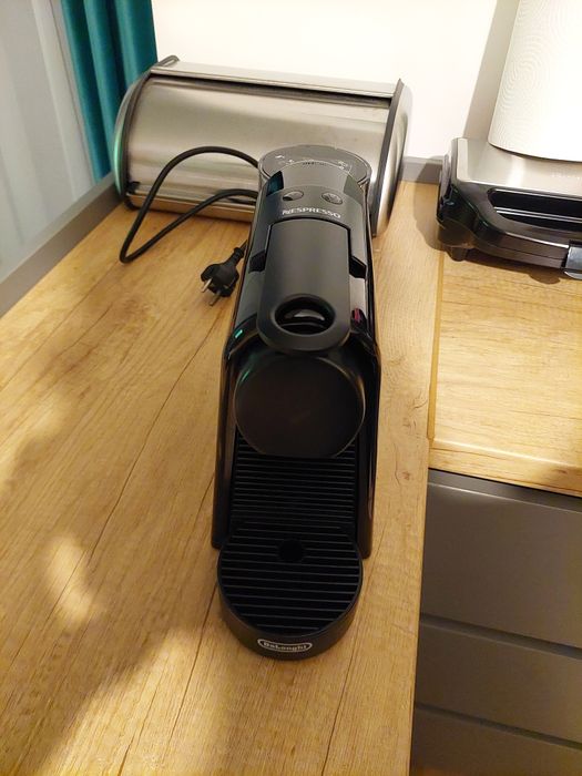 Vand expressor Nespresso by De'Longhi,negru.