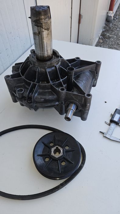 Reductor melcat unghiular 90°   Raport 1:100