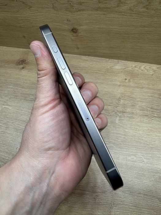 iPhone 15 PRO 128Gb Natural titanium 93% battery life