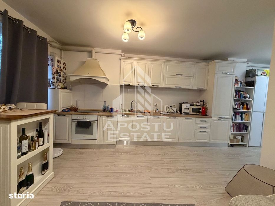Apartament cu 2 camere, semidecomandat, bloc nou, zona Soarelui