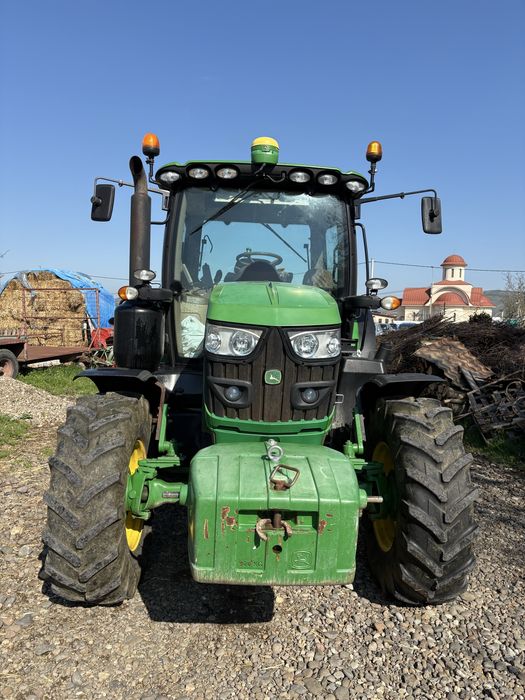 Tractor John Deer 6120R + Kuhn Axis 20.2