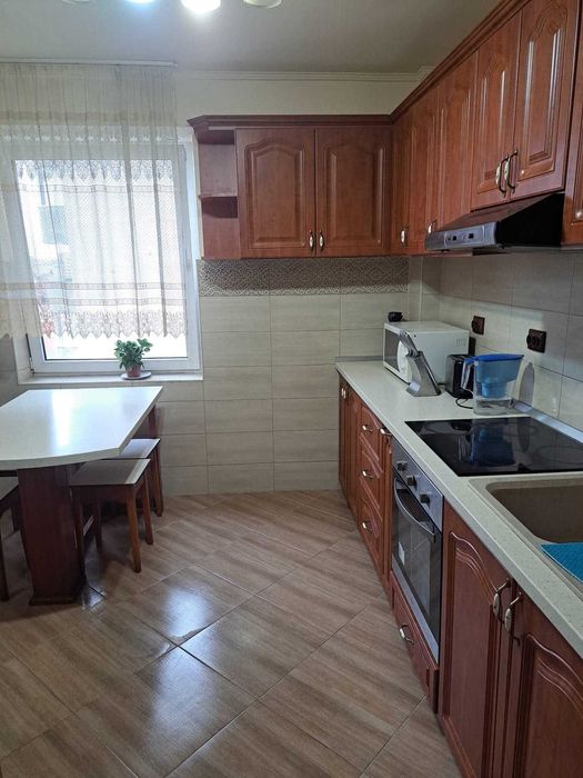 Apartament cu 4 camere de inchiriat in Cantemir