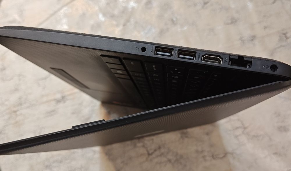 Laptop HP - AMD Ryzen 5