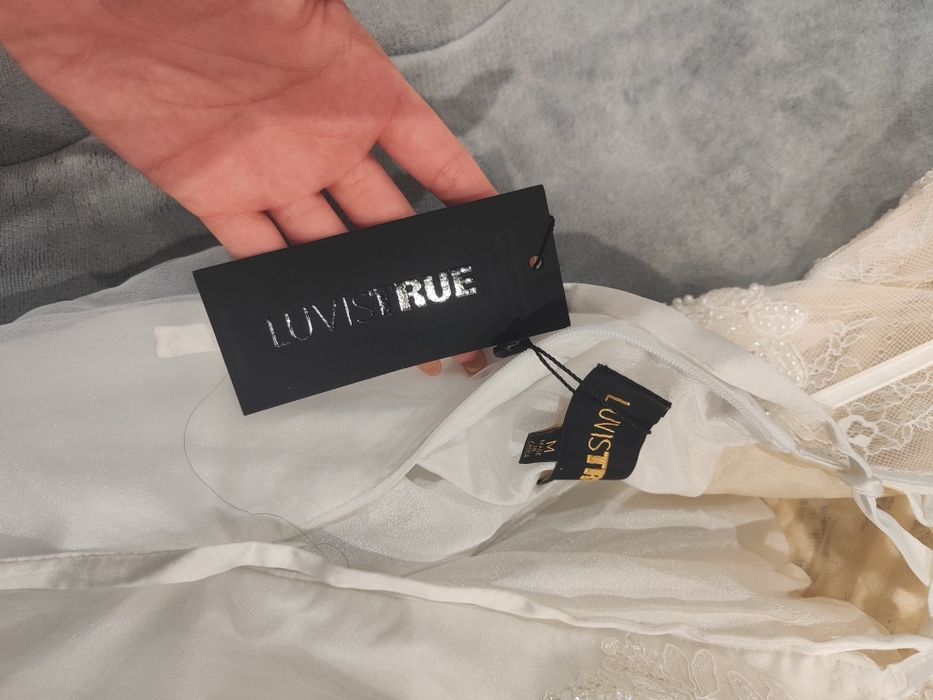 Продавам сватбена рокля