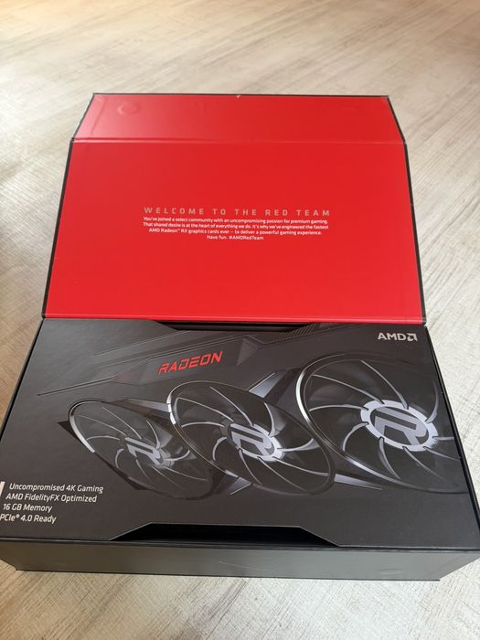 Продавам Видеокарти AMD RADEON RX 6700 XT И RX 6800 XT – 6 БРОЯ!
