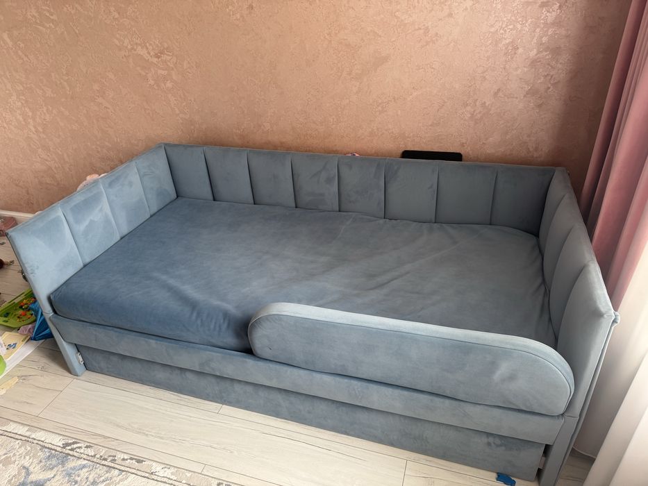 Продам диван 180х90