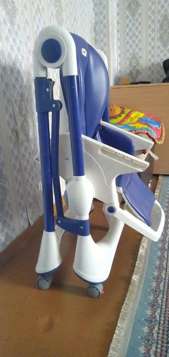 Продам столик для кормления