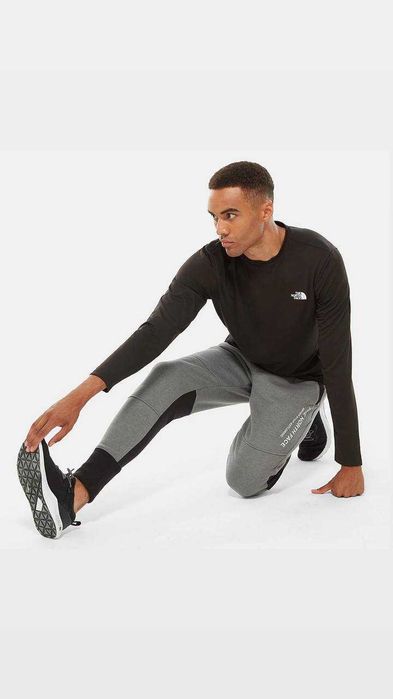 The North Face Унисекс тениска с дълъг ръкав /Black/