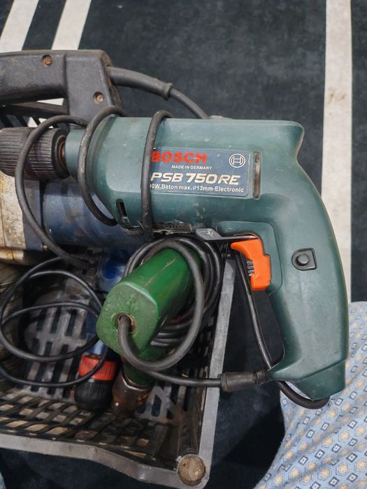 Bormașină și Auto filetată.